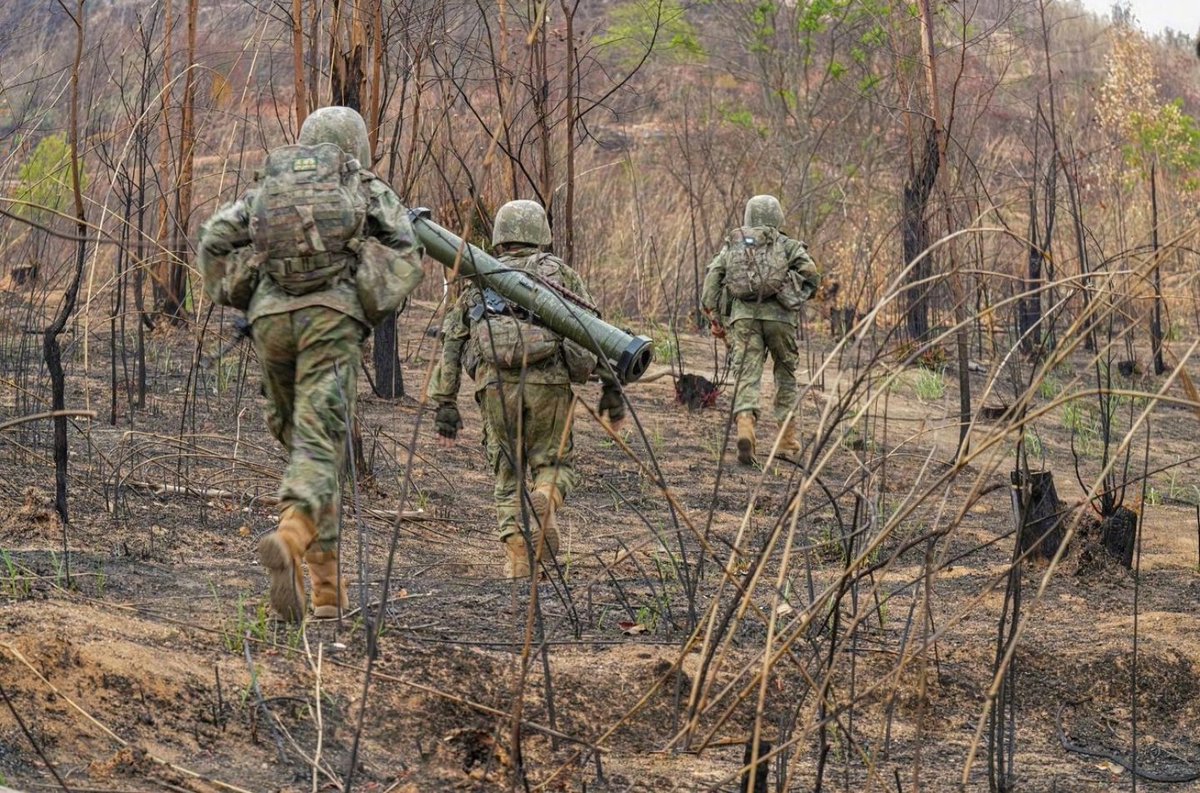TheGreyPatriot_'s tweet photo. 🇨🇳 Today's drills of 75th Group Army of the PLA.
Part 1 of 2
#China #Chinese #PLA #Today #Drills #Training #Army #Military #QBZ191 #QBZ #QJB #QJB95 #Launcher https://t.co/t9yLrKX0Bl