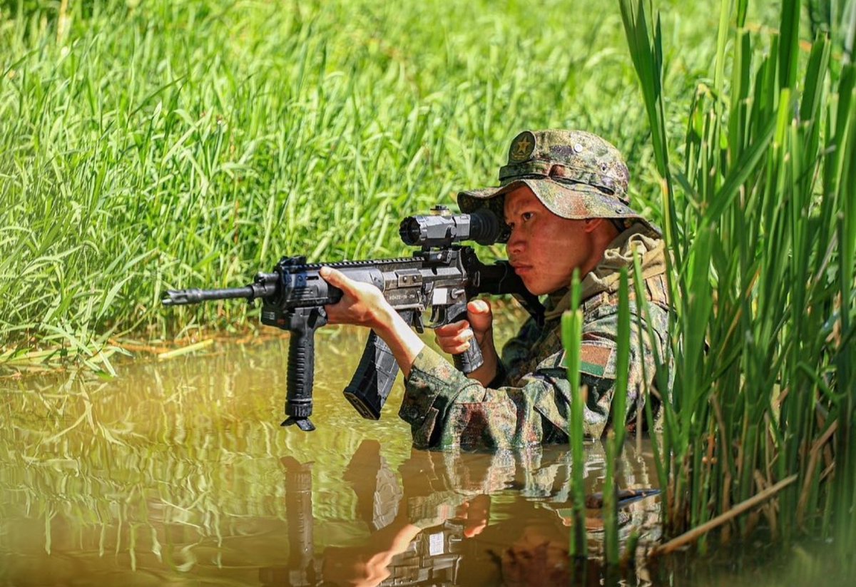 TheGreyPatriot_'s tweet photo. 🇨🇳 Today's drills of 75th Group Army of the PLA.
Part 2 of 2
#China #Chinese #PLA #Today #Drills #Training #Army #Military #QBZ191 #QBZ #QJB #QJB95 #Launcher https://t.co/CKnQ2Jtlsw