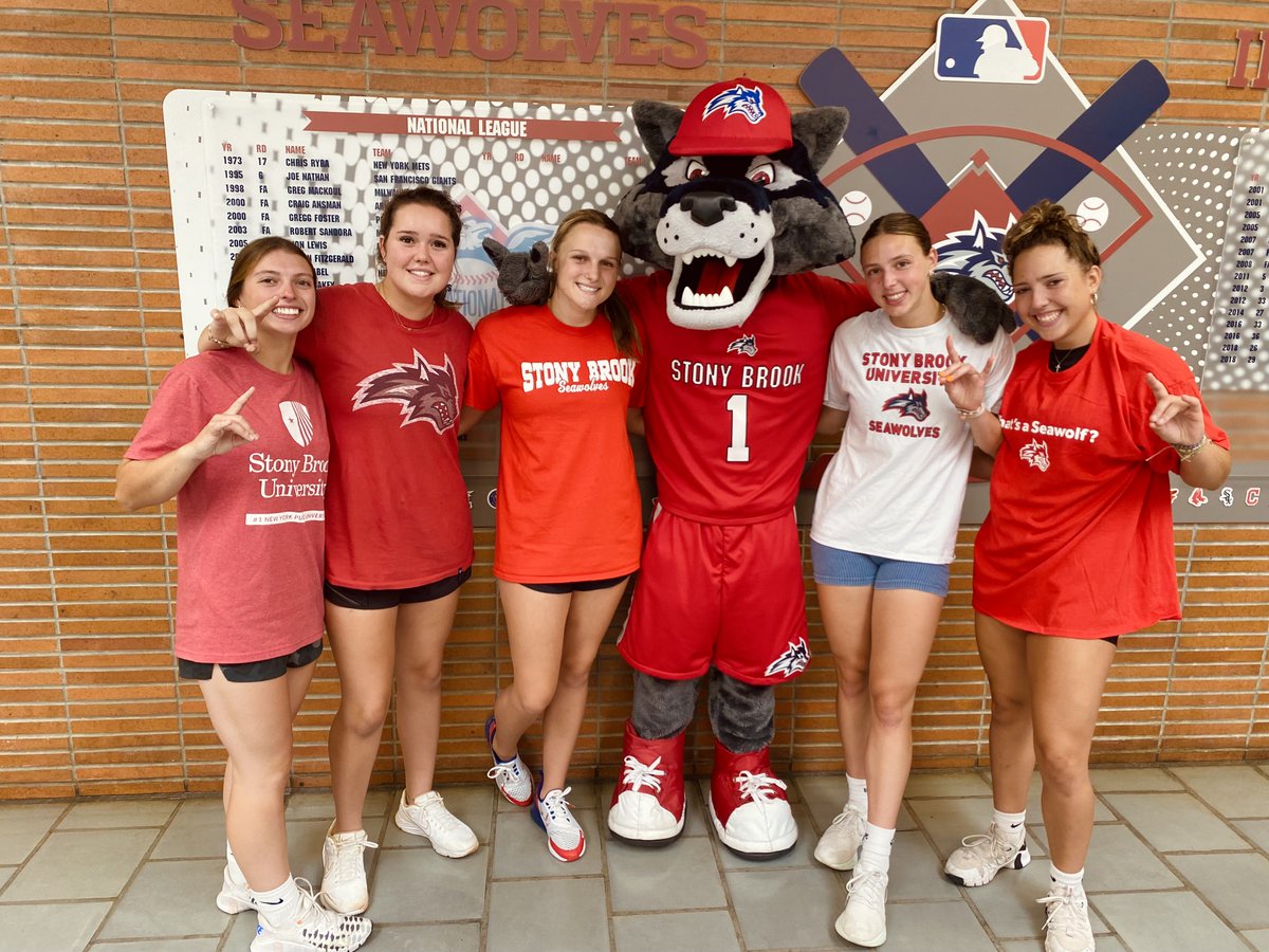 Stony Brook Softball (@stonybrooksb) on Twitter photo Day 3 on campus and our freshmen already made a new friend!
🌊🐺 x #HOWL Day 3 on campus and our freshmen already made a new friend!
🌊🐺 x #HOWL