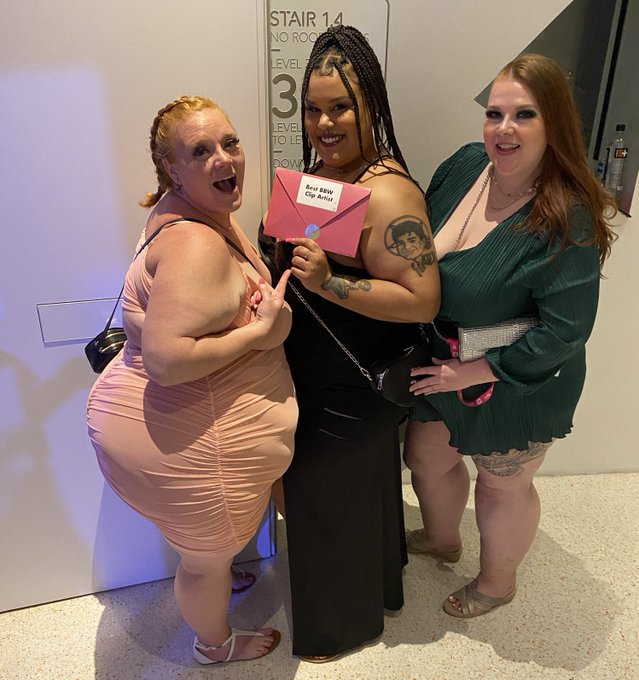 Happy birthday @xspookyfatbratx 🥳 ILY 😘 https://t.co/TzRR8JpFw5<a class="tags" target="_blank" title="On Twitter" href="/?out=eyJ0eXAiOiJKV1QiLCJhbGciOiJIUzUxMiJ9.eyJpYXQiOjE3MjM1MzAzNzYsImlzcyI6InR3cG9ybnN0YXJzLmNvbSIsIm5iZiI6MTcyMzUzMDM3NiwiZXhwIjoxNzU1MDY2Mzc2LCJyZWRpcmVjdF91cmwiOiJodHRwczovL3R3aXR0ZXIuY29tL3hzcG9va3lmYXRicmF0eCJ9.JGYz19n2gs44MOWDB93GnyH1ojiBy6J0GNBdgOLNbQswfQ82alGRODX5LdtBCI6sPctaUN65_Y8HberZk3ZDEw">@xspookyfatbratx</a>