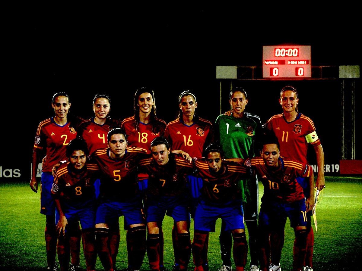 La verdad que esta semana estoy nostálgica, no os voy a engañar...
#CuasiFutbolista
#Memories