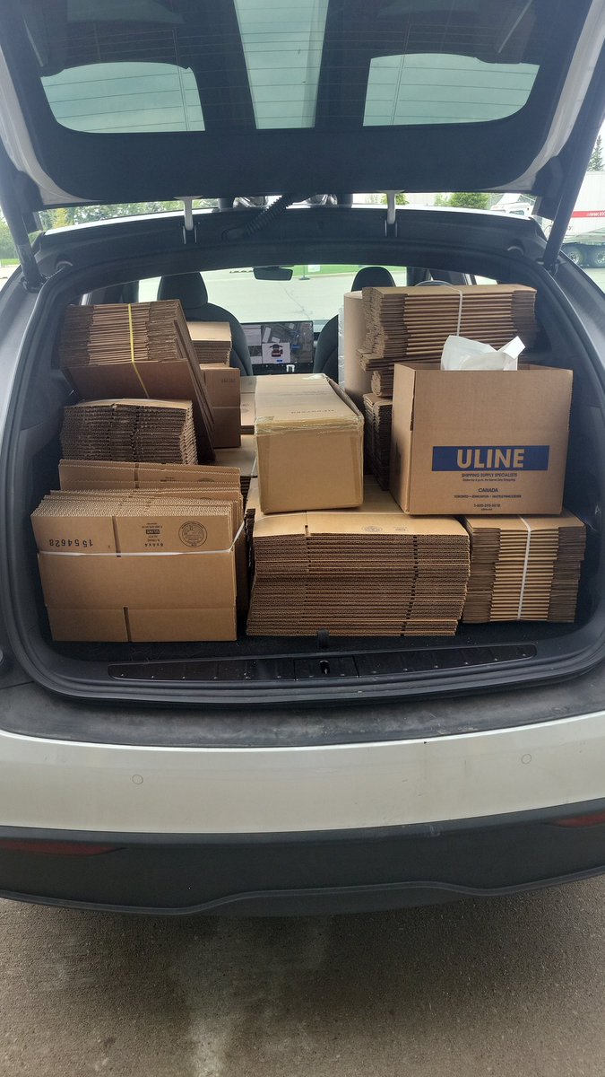 EmerDepot's tweet photo. Thanks tesla , that is nearly a 1/2 pallet of packaging material and still have for more #Tesla #ElonMusk #emerdepot https://t.co/shclBY7EYv