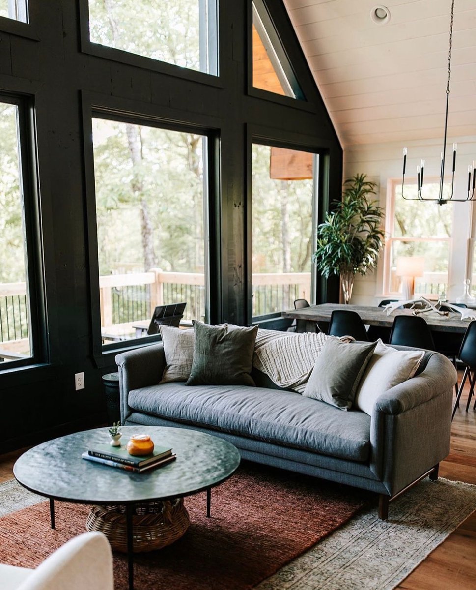 Our favorite detail: the layered rugs😍 HostGPO members shop rugs at a HUGE discount 👉️ members.hostgpo.com/v/2/rugsusa