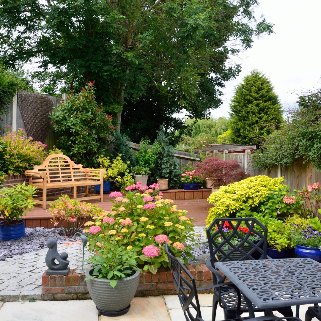 gardendesigns's tweet photo. Some nice ideas here for a small garden #smallgardendesign #smallgardendesignideas https://t.co/eAevDQf8o1
