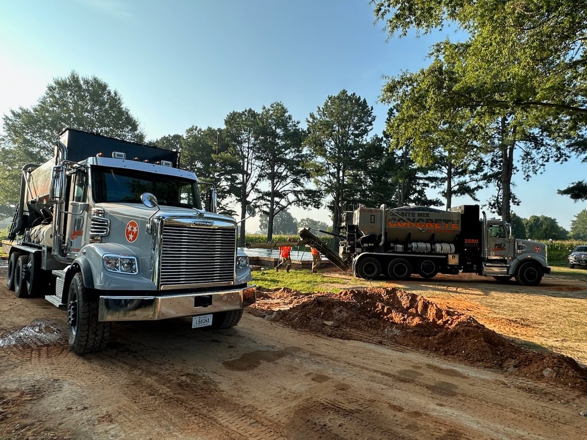 gotpotholestn's tweet photo. We often say, "Teamwork Makes The Dream Work". This #concrete pour exemplifies that saying. For this project, our West Tennessee Volumetric Concrete Supply team was supported by members of our Middle Tennessee Volumetric Concrete Supply team. #workwithPRI #concretesupplier https://t.co/RtAOp21QVC