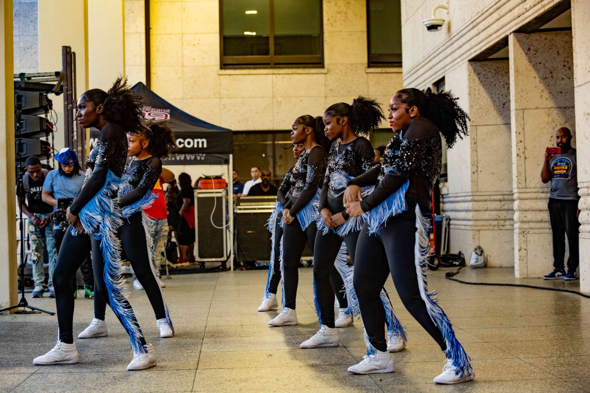 NationalBOTB's tweet photo. πΆ Celebrate the vibe, the talent, the culture at the Back on the Yard KICKOFF & Stroll Off Competition! Special appearances, dance teams, drumlines β a night to remember, and it's FREE! Aug 25, Texas Southern University. #BackOnTheYard #NBOTB #ExperiencetheCulture #StrollOff https://t.co/zJ09GXiuOK