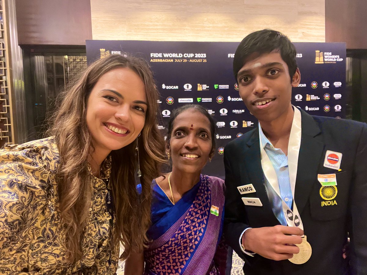 Selfie with the Legend and her son 😄  
#praggnanandha #FIDEWorldCup #FIDEWorldCup2023