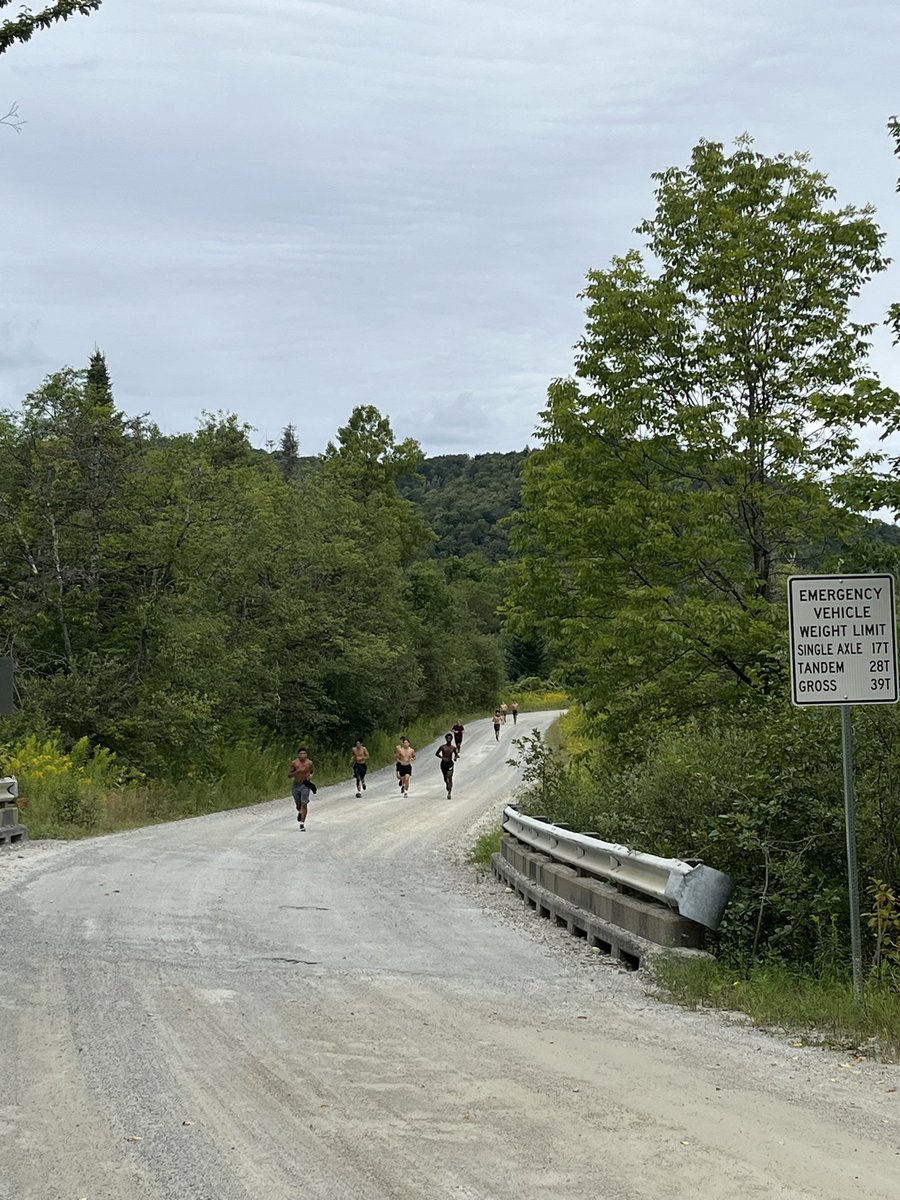 IP/TUS T&F/XC tweet media