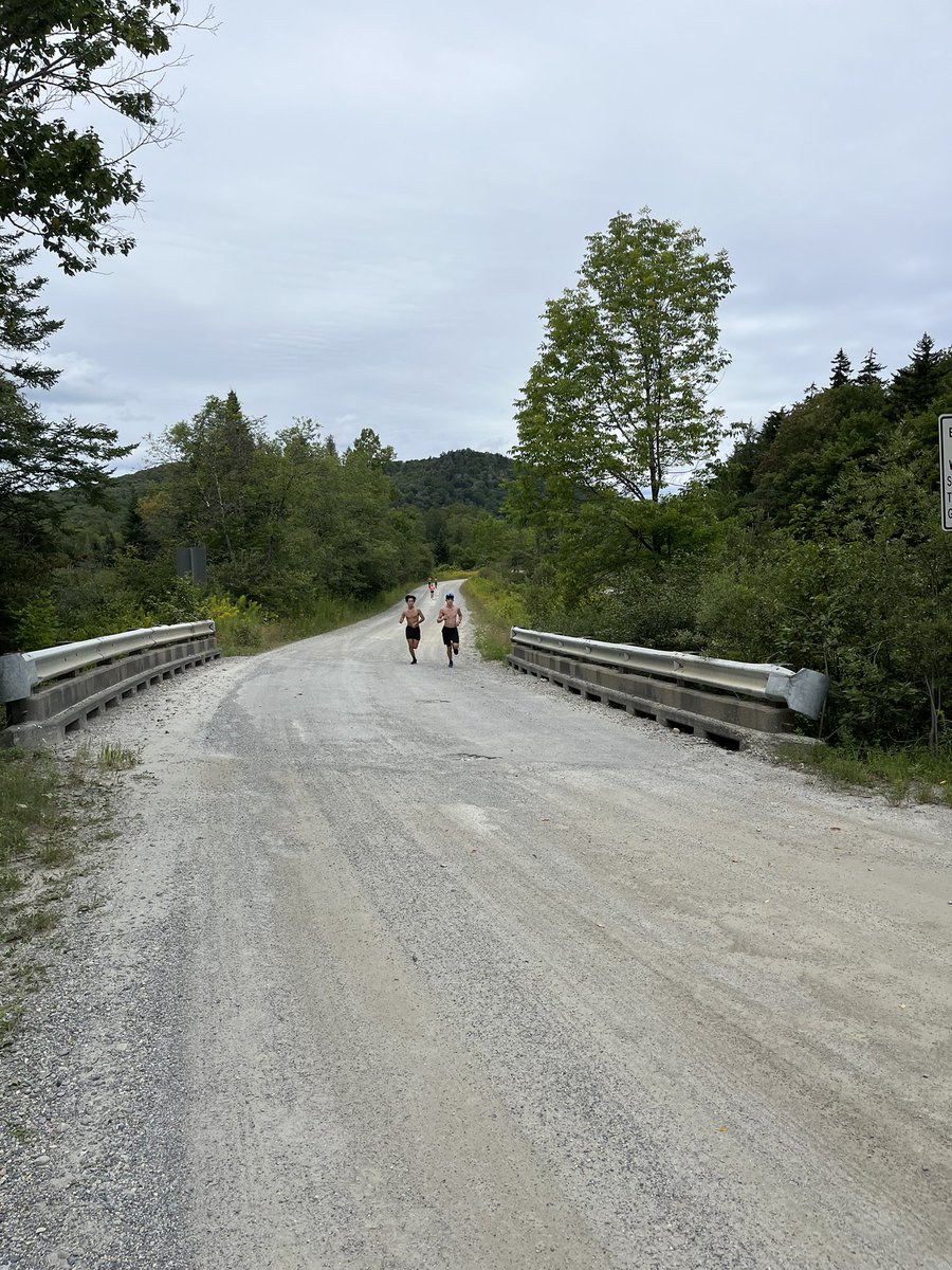 IP/TUS T&F/XC tweet media