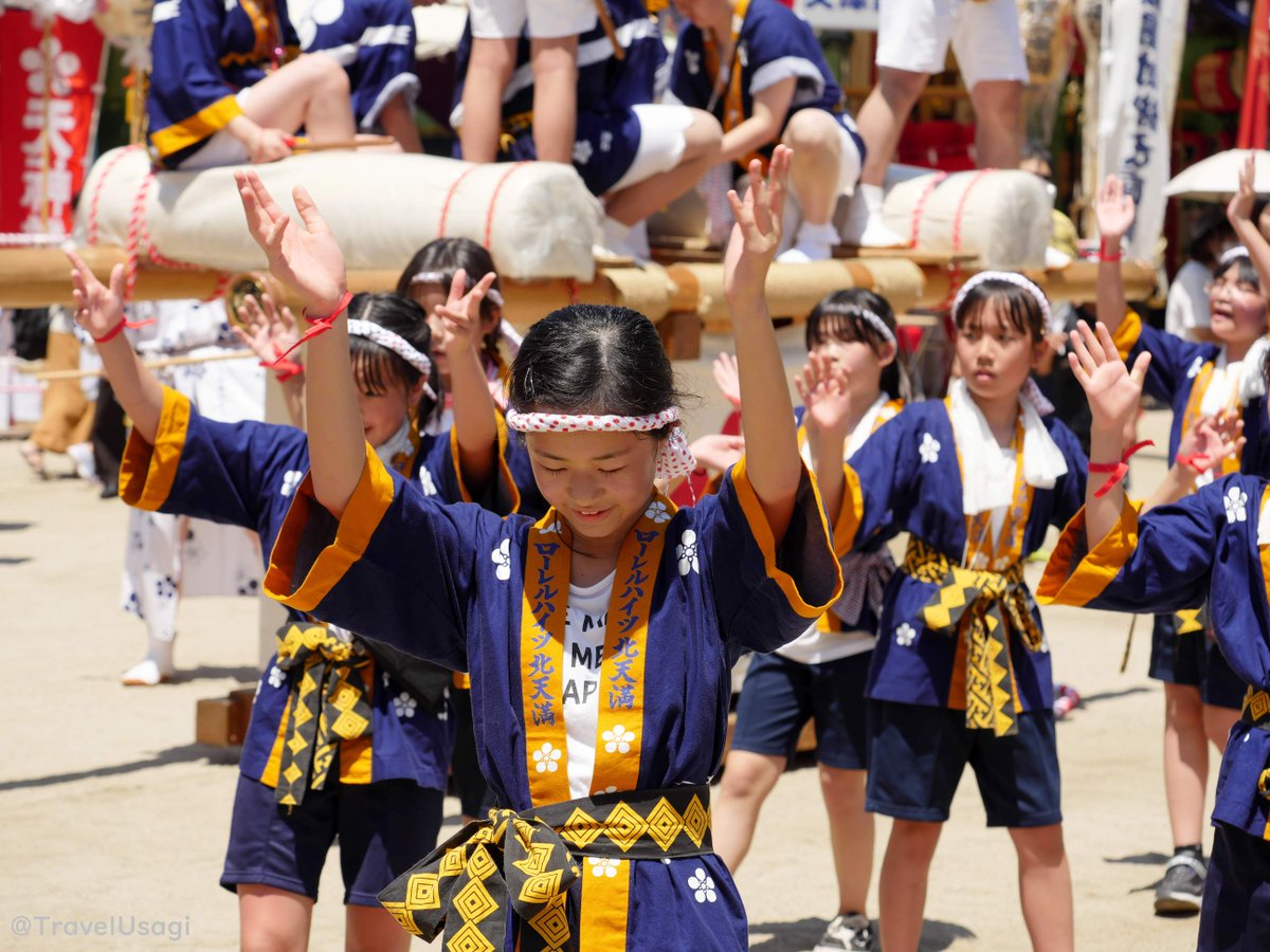 TravelUsagi's tweet photo. First few photos from the Tenjin Matsuri in Osaka. This was one of the  best days i've ever had in Japan. Also i'm well impressed with my new  MFT lens. #japan #travel #TravelPhotography #mft #tenjinmatsuri #osaka #天神祭 https://t.co/G5HMf5CZY2