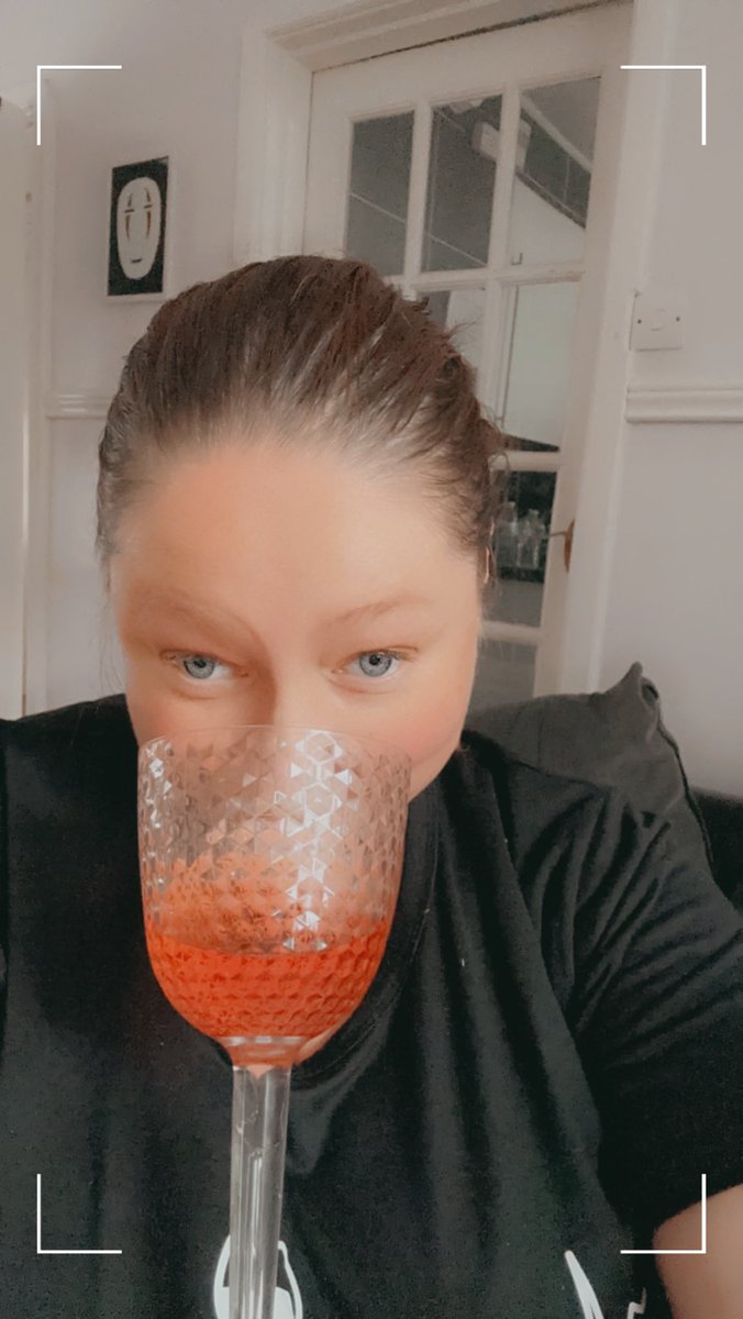 stacemcw's tweet image. Who wants a live space with me and @LauraCassels1 later? We’re drinking and eating and drinking more ❤️ 🍷
#livespaces #fun #larries #comehither 💙💚🤣