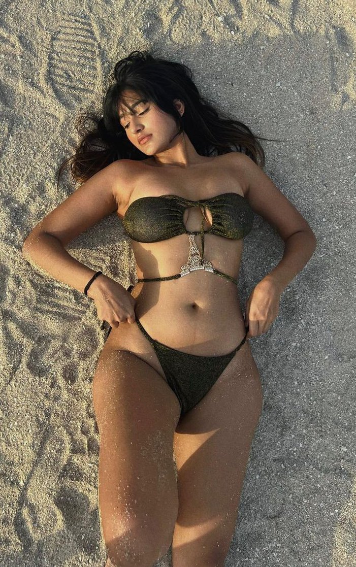 actress_fetish's tweet photo. Shubhna 🍖🤤 https://t.co/nqQ2B9JylA
