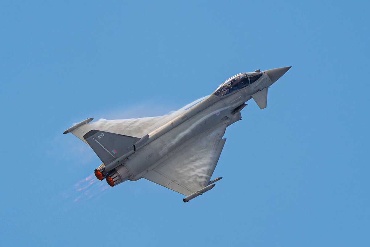 Typhoon at #BlackpoolAirShow23 <a href="/RAFTyphoonTeam/">RAF Typhoon Display Team</a> <a href="/BlackpoolAir/">Blackpool Airshow</a>