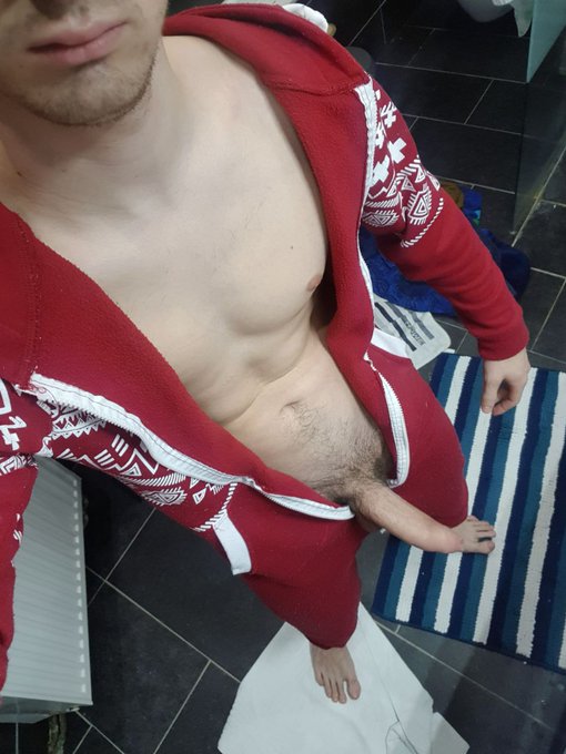 Get on your knees and take it down your throat 😈 https://t.co/Pt7efOmRbp<a href="/tag/maqueue"class="tags"><span>#maqueue</span></a>