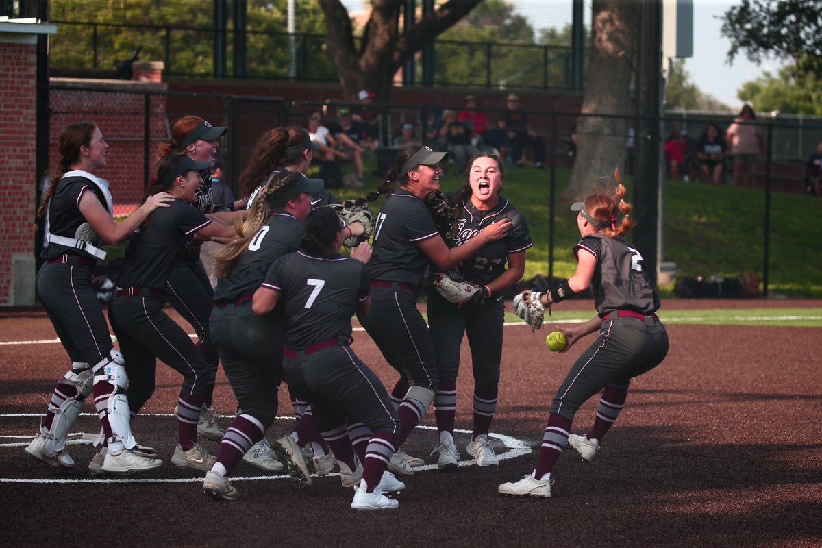 Sign up for our Sept. 10th recruitment camp! 
trinityuniversitysoftballcamps.com