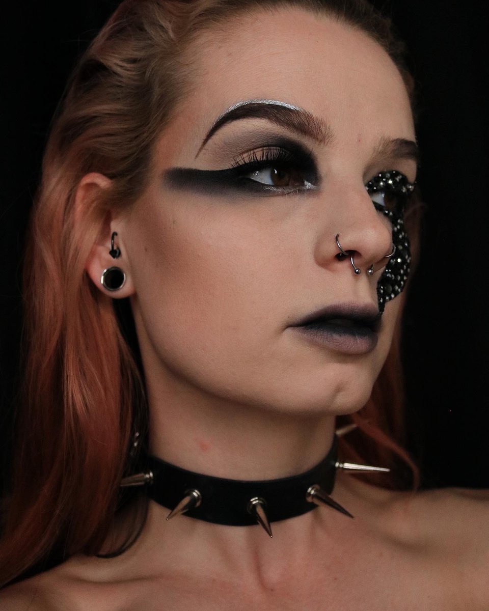 ShevyyMariee's tweet image. 𝕮𝖔𝖒𝖊 𝖆𝖓𝖉 𝖋𝖎𝖓𝖉 𝖒𝖊 𝖆𝖙 𝖒𝖞 𝖑𝖔𝖜𝖊𝖘𝖙
𝕸𝖞 𝖆𝖓𝖌𝖊𝖑 𝖔𝖋 𝖉𝖆𝖗𝖐𝖓𝖊𝖘𝖘 🖤🪽
•
@voidofvision - Angel of Darkness
•
Products listed on IG 🖤