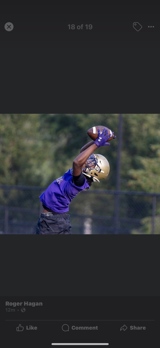 darienwilliamss's tweet photo. Season ready💯@brucewill15 @RealCoachBruno1 @CBASyrFootball #juniorseason #flash #ready https://t.co/KMq3Akk3HV