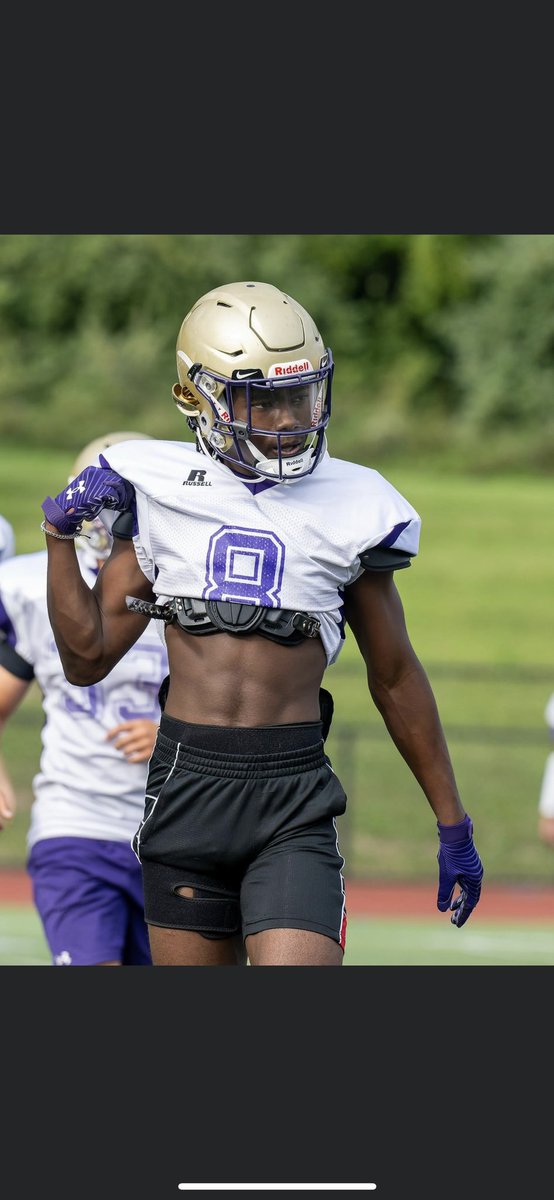 darienwilliamss's tweet photo. Season ready💯@brucewill15 @RealCoachBruno1 @CBASyrFootball #juniorseason #flash #ready https://t.co/KMq3Akk3HV