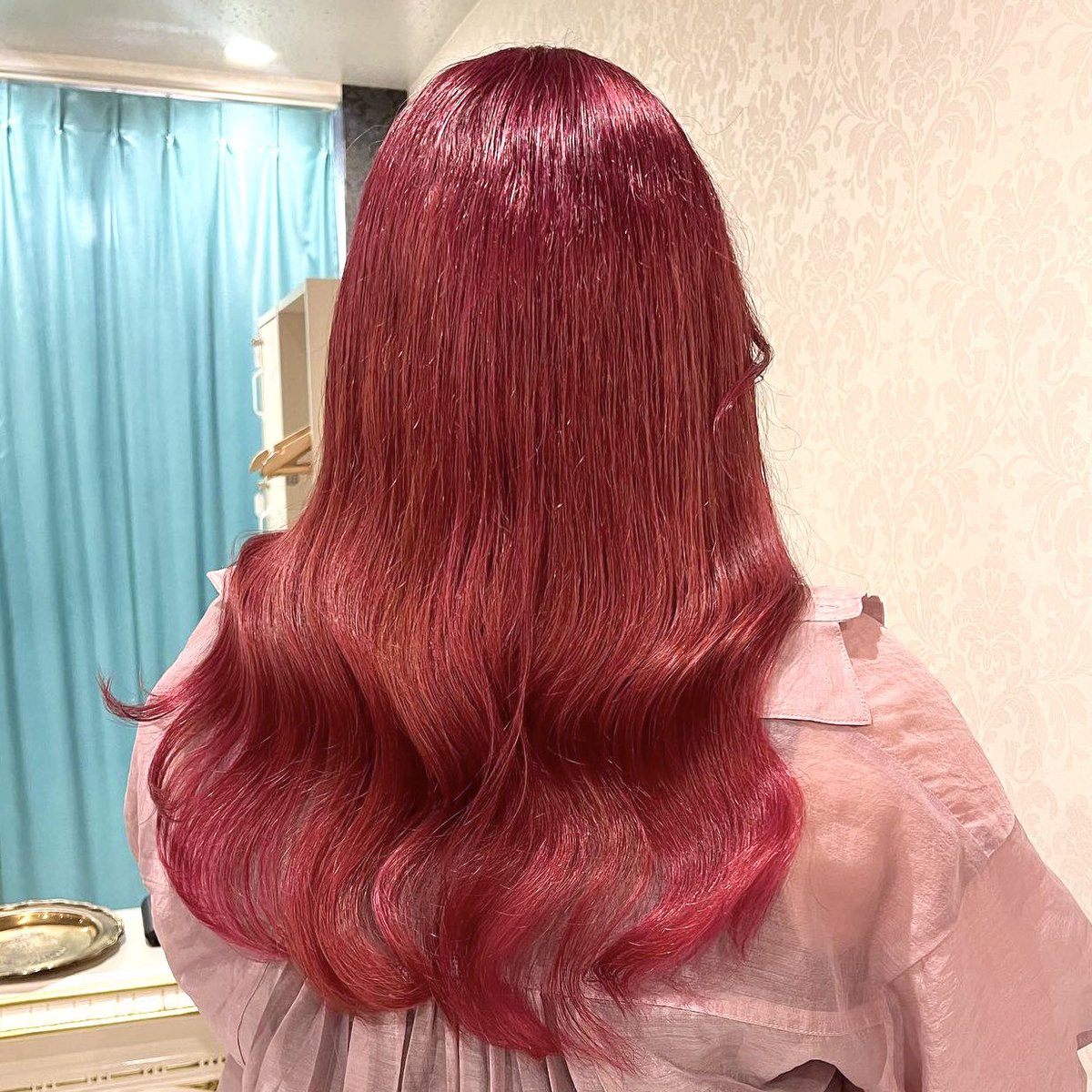 _97626's tweet image. 仕事辞めるの決まってすぐ髪染めに行ってネイルも可愛くして幸せ幸せ〜ずっとニートでいいわ〜✌🏻🥲✌🏻