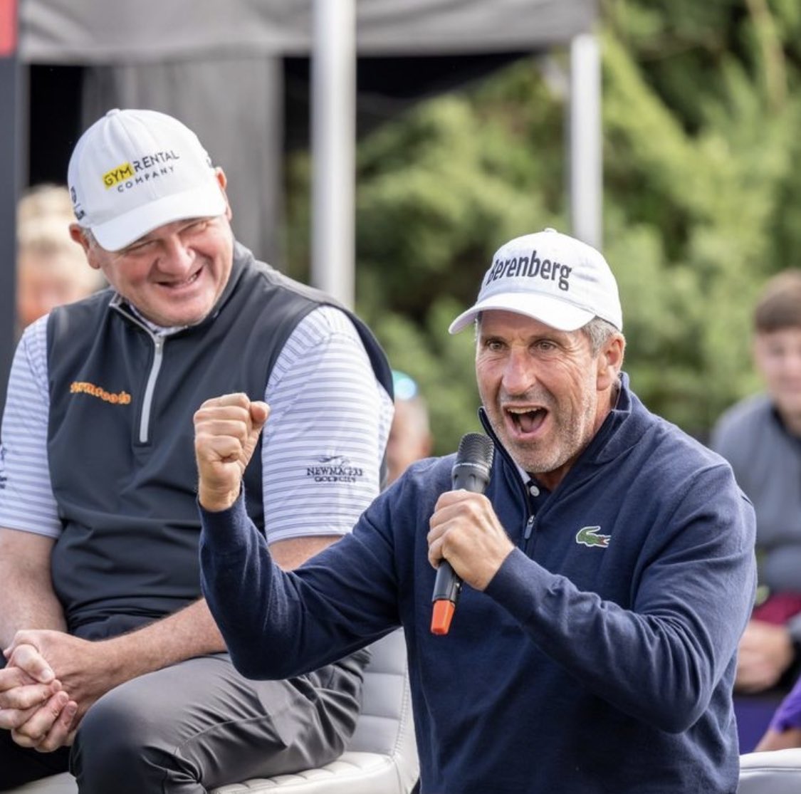 We think this was the moment @PaulLawriegolf told José María Olazábal that @chippiebeer was available in the hospitality lounge 😆🍻