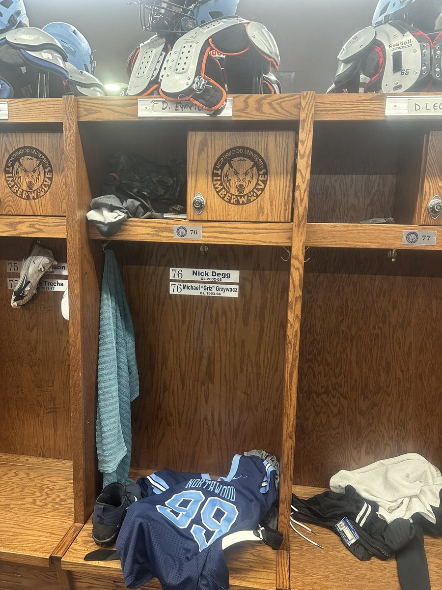 Devonemrick3's tweet photo. Little late to the party but I committed to north wood university and we just rapped up training camp . First game is next Thursday at home . Can’t wait. Go wolves 🐺 . @RisingStars6 @phil_jacobs16 https://t.co/H1LshAOkp9