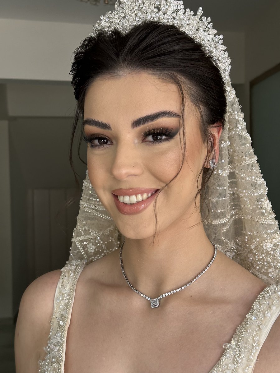 emptylovinggg's tweet photo. nasıl bir gelin oldum yaaa böyle beenn 👰🏻‍♀️👰🏻‍♀️👰🏻‍♀️ https://t.co/JLNWTqCK1y