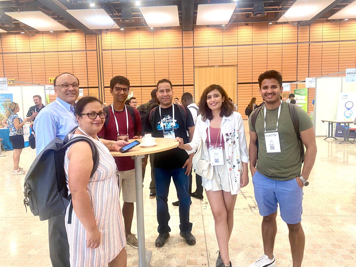Inadvertently called it a Nepalese corner! People from Nepalese origins at <a href="/icpp2023/">ICPP2023</a>!! Few are missing (like 2 people). It was small like the country but representation was here!! 
#ICPP2023 #Nepal 🇳🇵🇳🇵
