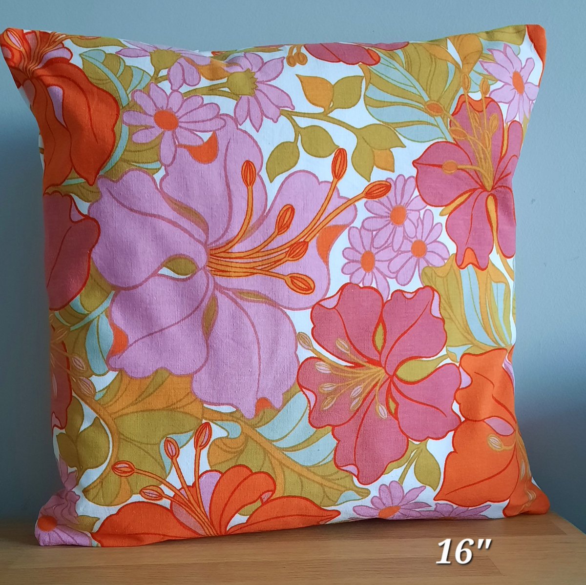 One of the many cushion covers I have available. 

Lots of colours & patterns to pick from

All vintage fabrics

Laracraftcreations.etsy.com 

#scottishcrafthour #handmadeinscotland #shopindie