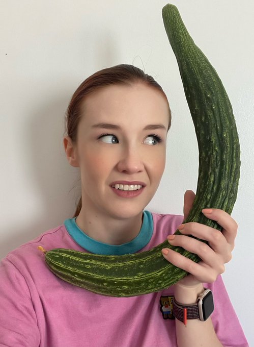 This tropical storm&hellip; I think it did something to my crops 💀 (that&rsquo;s a zucchini and a cucumber if anyone