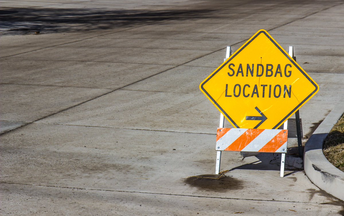 TweetLakeshore's tweet photo. ❗Filled sandbags are now available at the West Public Works Yard (1089 Puce Road) until 8:00 PM tonight (August 24, 2023).❗

Learn more at the link below:
https://t.co/hZdLEa1nnd

Plus, check out more flooding tips online at:
https://t.co/I8cnPuA0FN https://t.co/nPsoZwXIlR