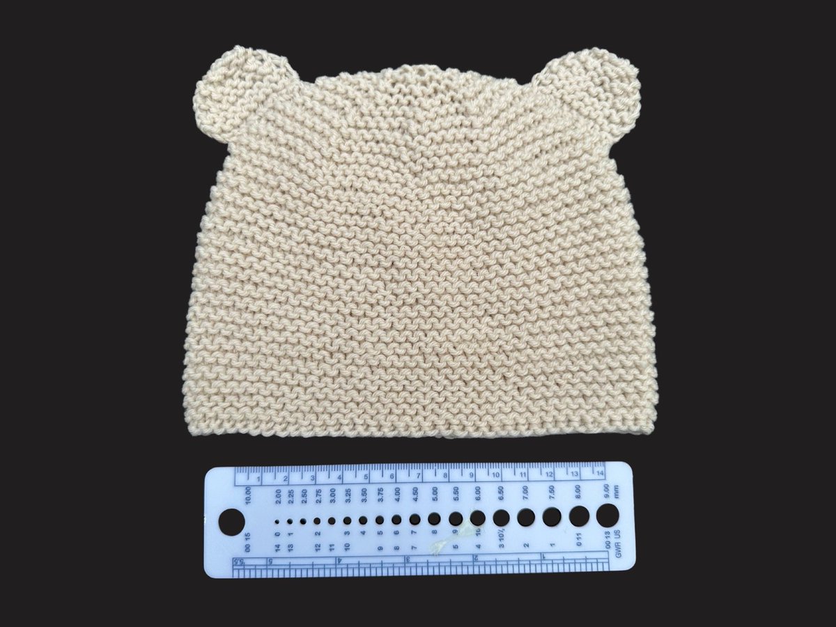 Just listed a couple of 0-3 months baby bear hats in my Etsy store, hand knitted with love. Check them out with the link below 😊 etsy.com/listing/153610…