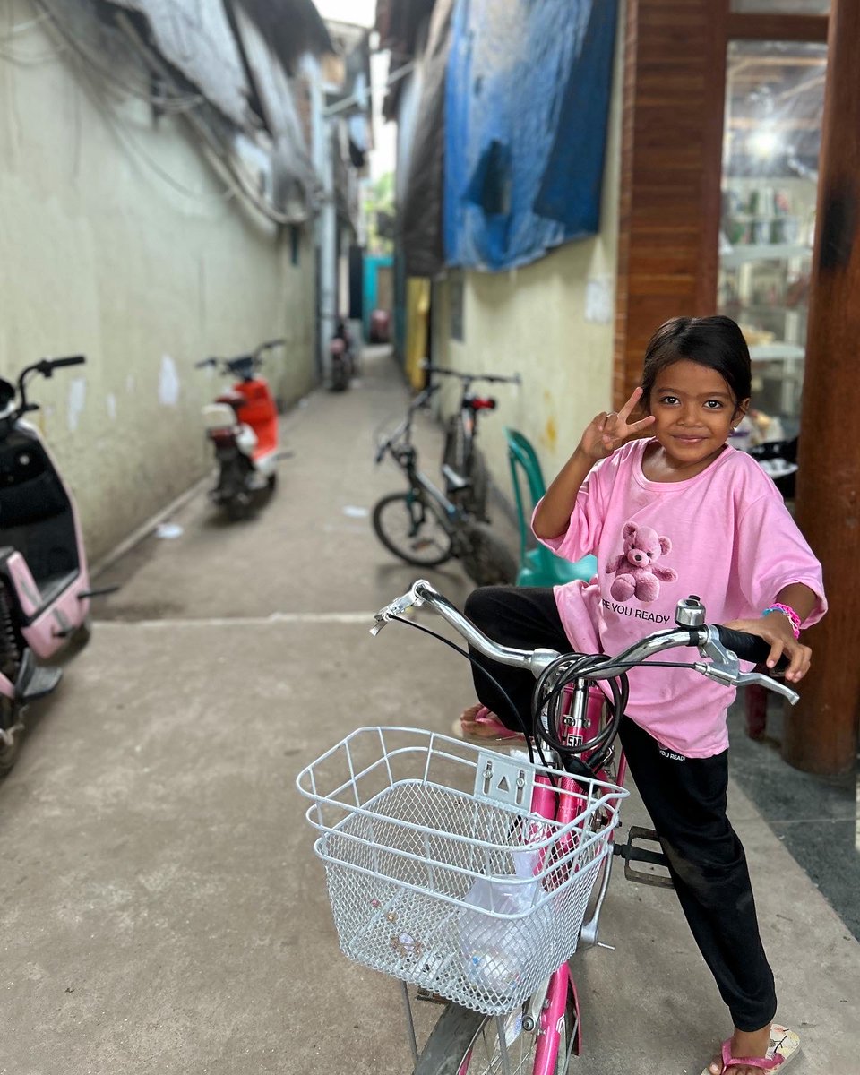 elysantoni's tweet photo. Sorrisi e sguardi che hanno rapito il cuore 🫶🏼🇮🇩
.
.
.
#indonesia #indonesia_photography #insideindonesia #smiles #eyes #childrenphotography #children #bali #gili #travelphotography #travel #exploreindonesia #discovering #globetrotter #backpacker #backpackerstory #🇮🇩 https://t.co/ZwH6FgMzCZ