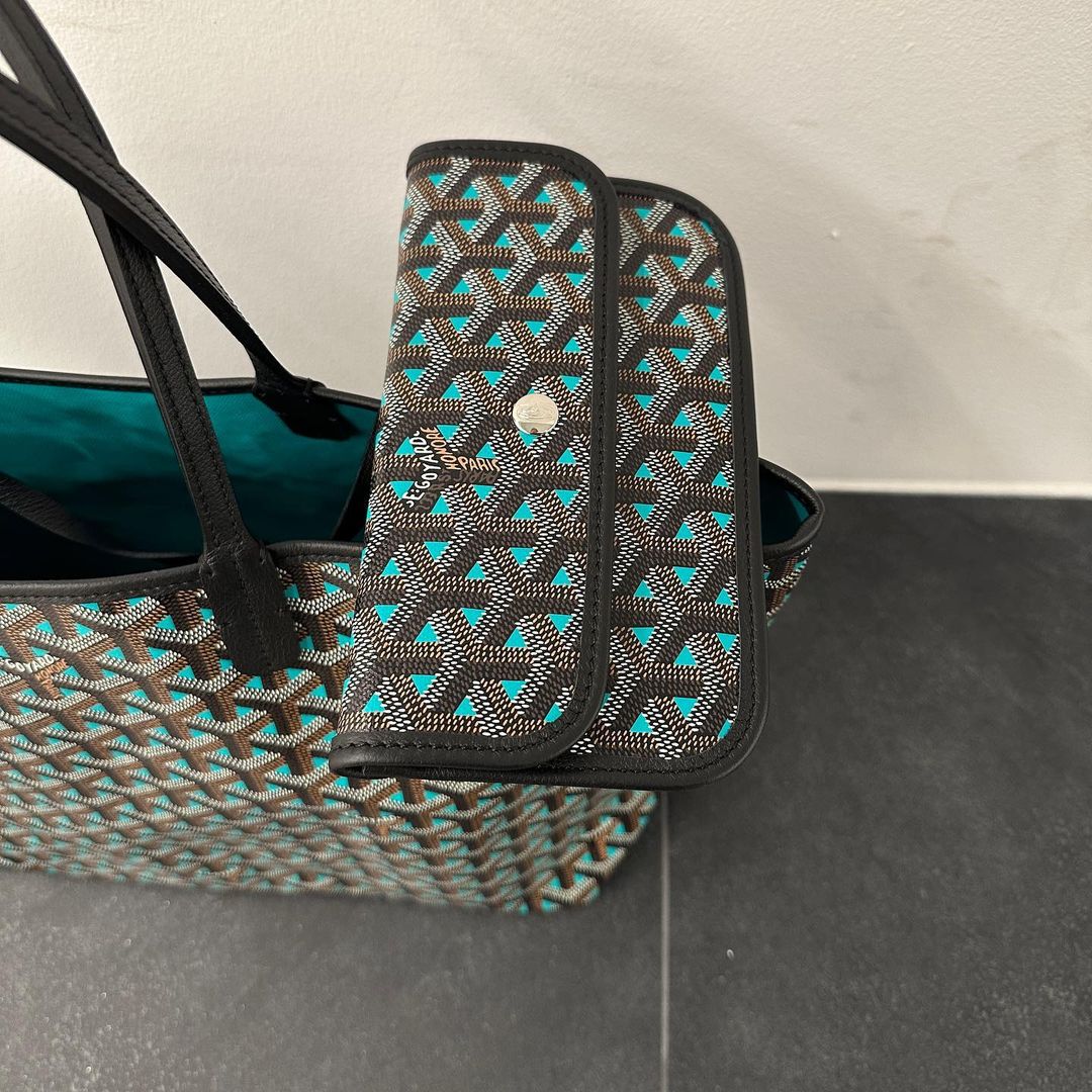 Shtreetwear's tweet photo. Limited Edition Goyard https://t.co/nhK0QH1Qh2
