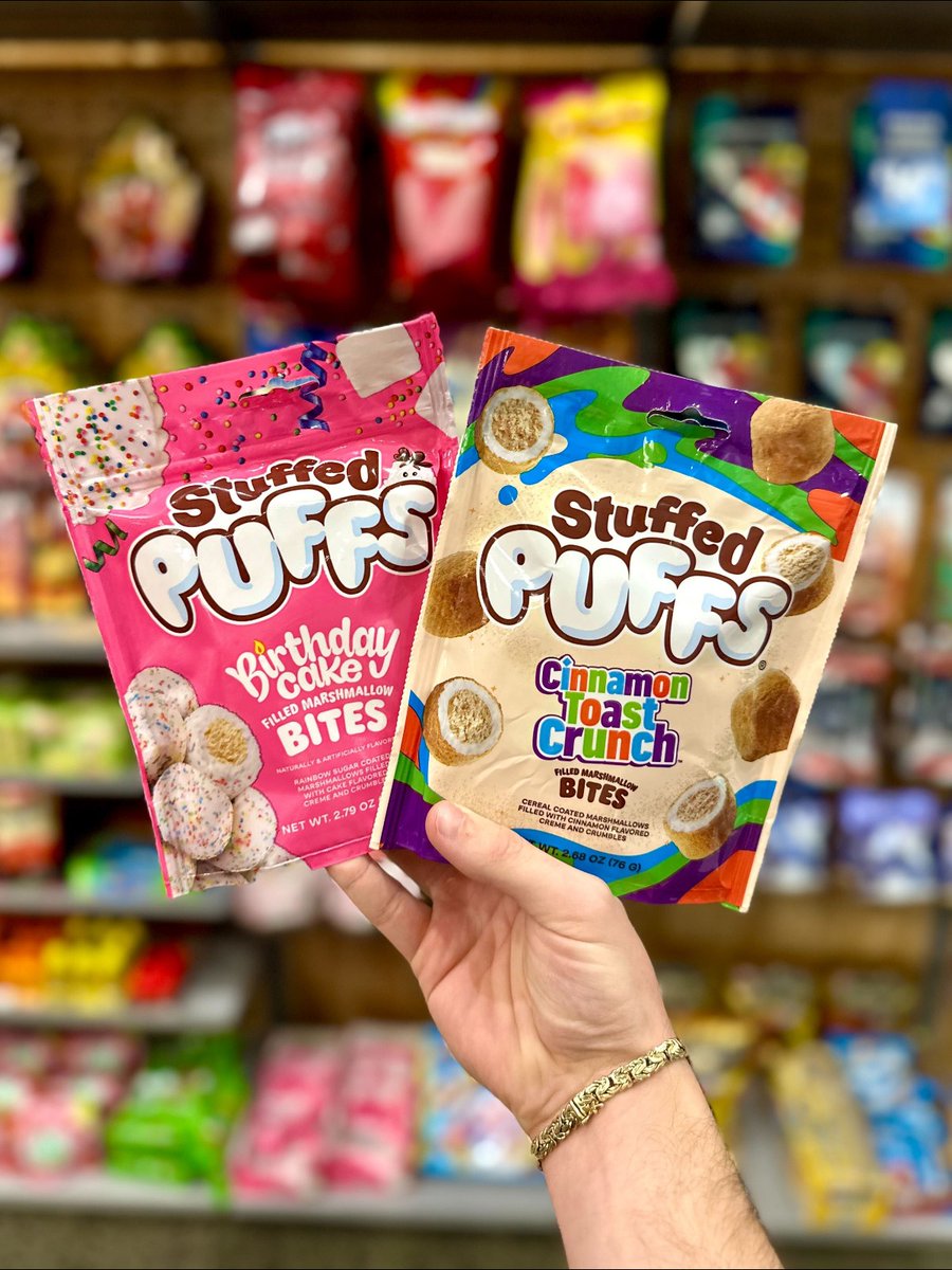 officialfye's tweet photo. The SWEETEST collab ever! 🎉😋
Check out the newest tasty treats hitting FYE stores... @stuffedpuffs! 🎂🍫 Try all the different flavors of this sugary snack and let us know which is your favorite! #LinkinProfile
#Marshmallow #Chocolate #Candy #StuffedPuffs #Foodie #Food https://t.co/mmi171XbqJ
