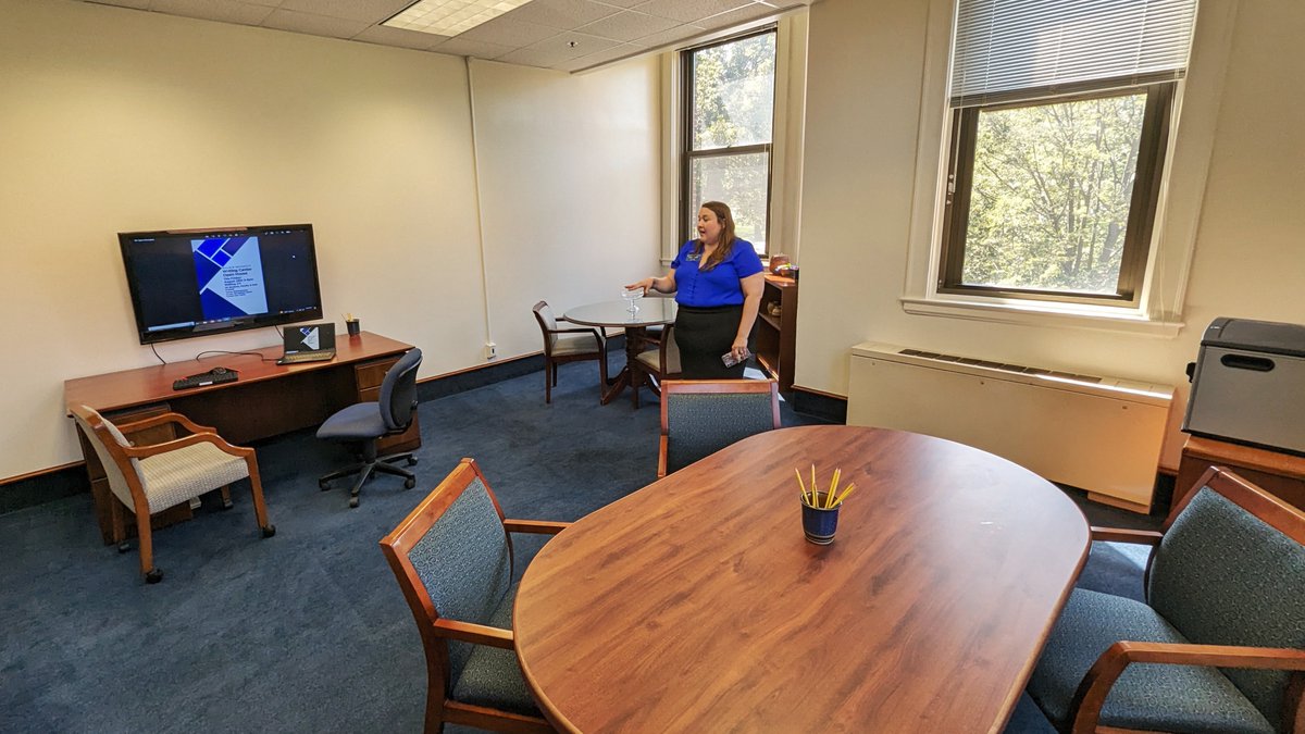 MillikinU's tweet photo. Students looking to improve their writing, reading and critical thinking skills will have expanded hours, space and resources in the redesigned Millikin University Writing Center located in Shilling 211!

Read more about the Writing Center redesign at https://t.co/fmMbOUrHFW. https://t.co/fd5duvAChN
