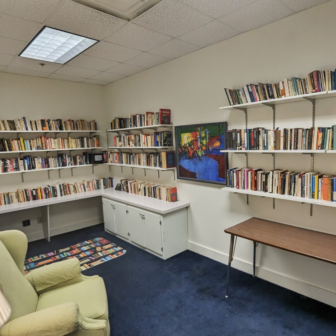 MillikinU's tweet photo. Students looking to improve their writing, reading and critical thinking skills will have expanded hours, space and resources in the redesigned Millikin University Writing Center located in Shilling 211!

Read more about the Writing Center redesign at https://t.co/fmMbOUrHFW. https://t.co/fd5duvAChN