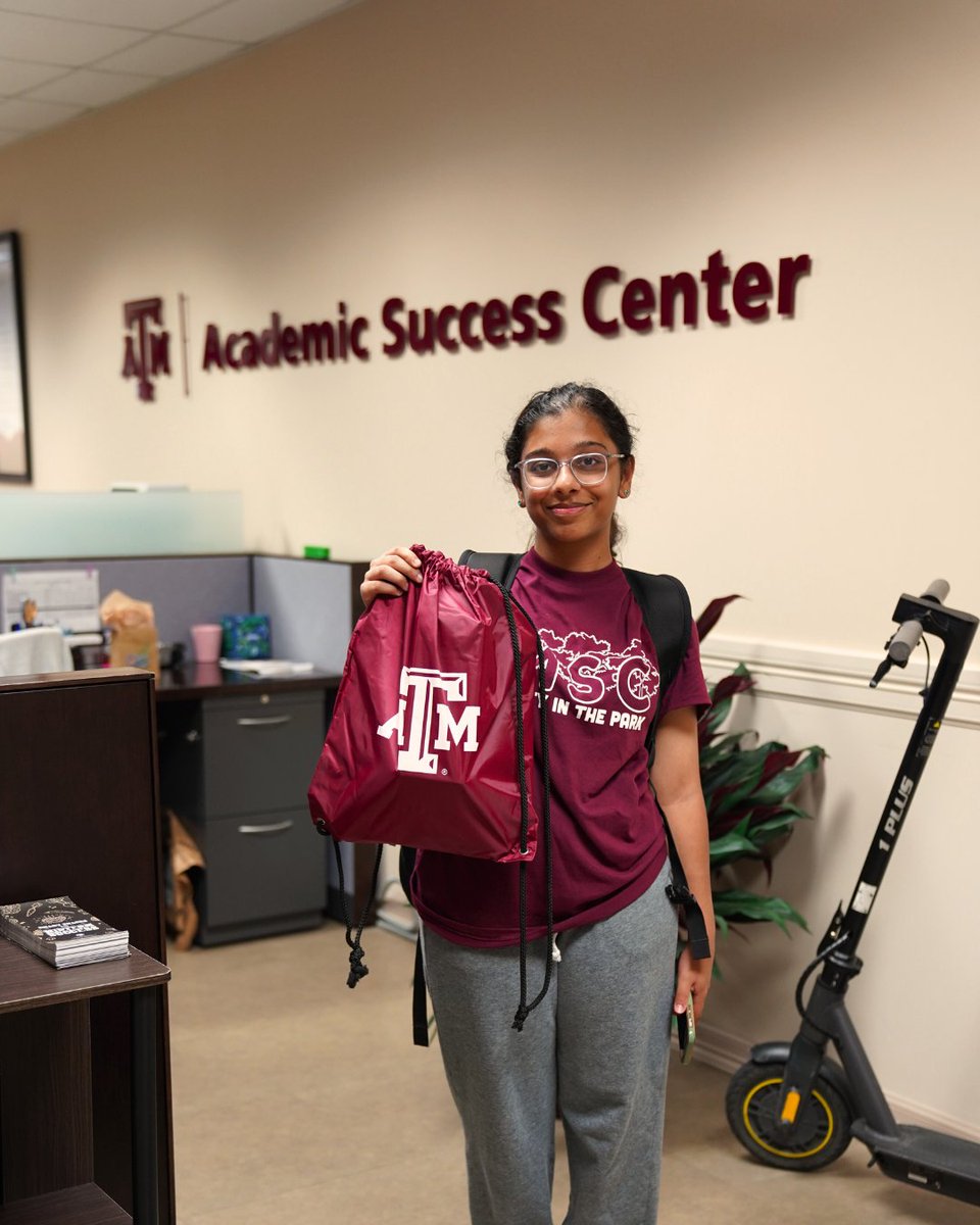 SuccessTAMU's tweet photo. Congratulations to our Equipped for Excellence giveaway winner, Emma! We also want to extend our thanks to @tamuundergrads for hosting the event, and @tamubookstore for sponsoring the prizes.
#EquippedForExcellence #HowdyWeek #AcademicSuccess https://t.co/XopRoP3BpB