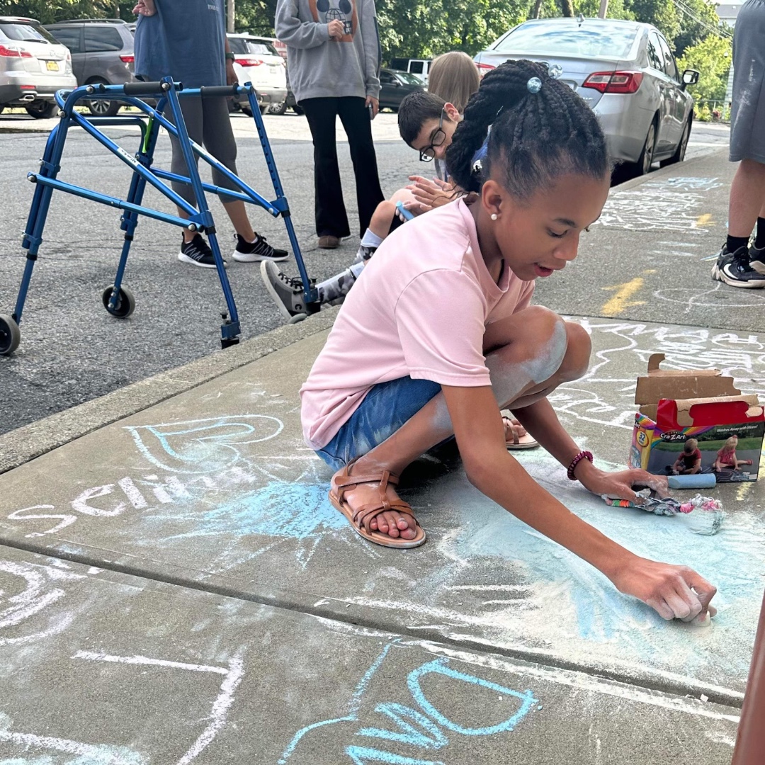 GreystonePrgrms's tweet photo. More from our Club COOL day program. Art on the sidewalk = summer fun!!
#greystoneprograms #ClubCOOL #hudsonvalleyny #summerprograms https://t.co/PAD0EiR9c7