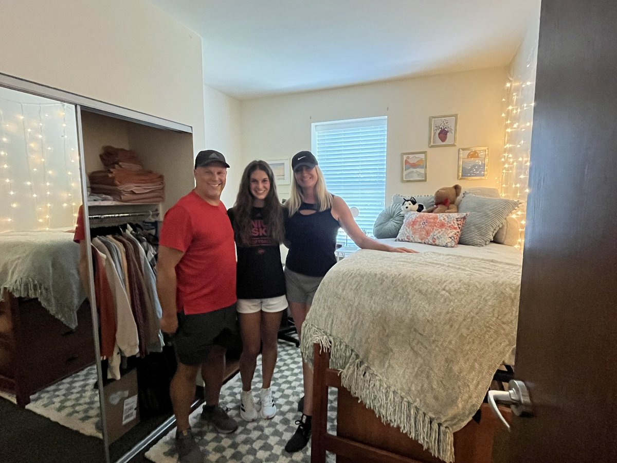 NIU Softball tweet media