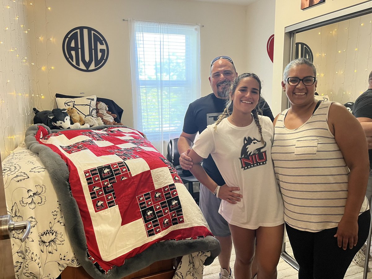 NIU Softball tweet media