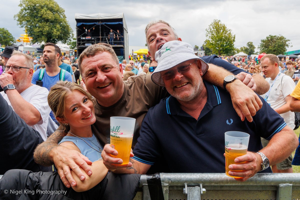 NigelKingPhotos's tweet photo. 1 of 3

Some of the lovely people I met at @splendourfest across Day 2 in #Nottingham.

For @leftlionmagazine .

#LiveMusicPhotography #GigPhotography #musicphotography #musicphotographer #NottinghamPhotographer #Nottingham #SplendourFest  #festivals #festivalphotography https://t.co/gYDoq16HS8