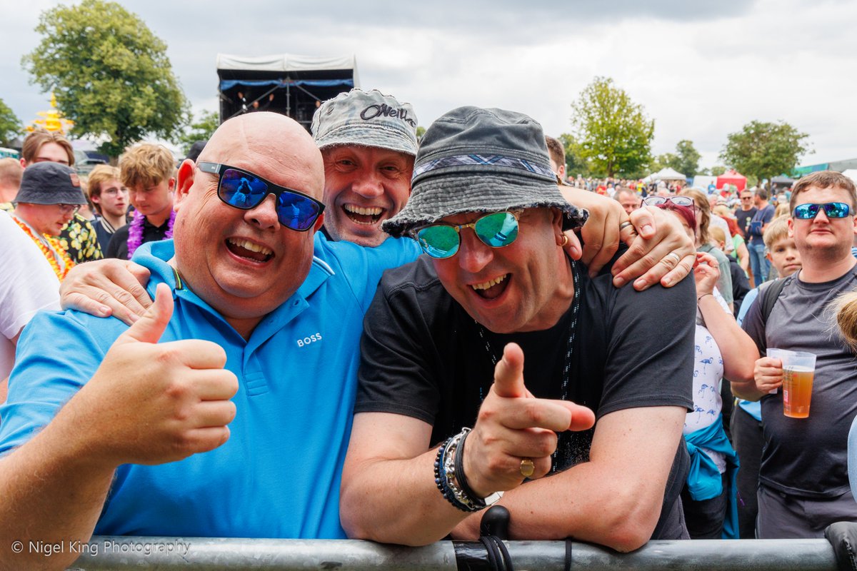 NigelKingPhotos's tweet photo. 1 of 3

Some of the lovely people I met at @splendourfest across Day 2 in #Nottingham.

For @leftlionmagazine .

#LiveMusicPhotography #GigPhotography #musicphotography #musicphotographer #NottinghamPhotographer #Nottingham #SplendourFest  #festivals #festivalphotography https://t.co/gYDoq16HS8