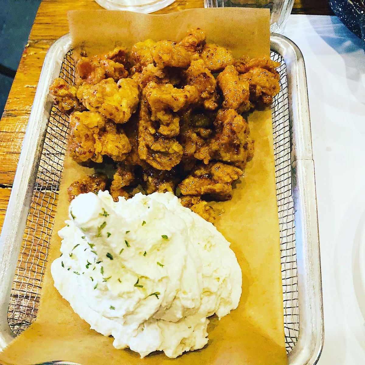 eunicekimwrites's tweet photo. I hit up Take31 with @sophiazwrites for dinner a few weeks ago and we got their spam and mayo rice balls, the spicy short rib lasanga, the wasabi cream chicken, and the short rib chapguri! 👍 https://t.co/PoHJPZBkNr