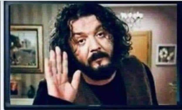 Ben, buna karşıyım. Arapların yarısı Fransızca Diğer yarısı'da İngilizce konuşuyor. Arap dili ve kültürünü yaşatma aptallığı bize mi düştü...