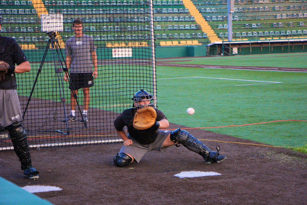 QUHawksBaseball's tweet photo. Day 1 ✅

#MenOfMayhem https://t.co/LfN9qnFF8c