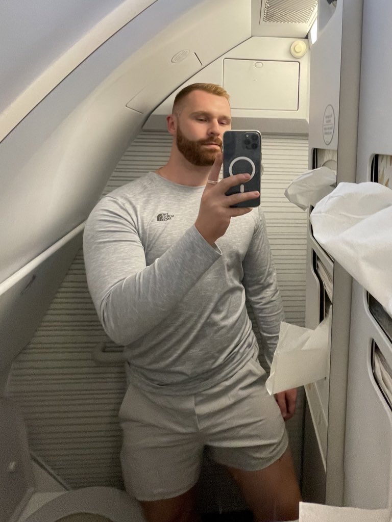 _XGUAY's tweet image. Signing off bang bang kiss kiss