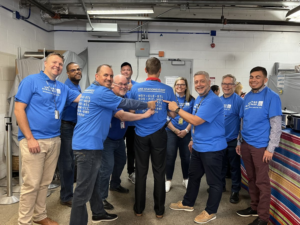 david_a_overall's tweet photo. Fantastic safety fair and taco bar at MSP today. Thank you for the hospitality and great conversations on safety and policy. #GoodLeadsTheWay #NoSmallRolesInSafety #beingunited #WhyILoveAO @AOSafetyUAL  @DkendellJ https://t.co/1QstBUolKT