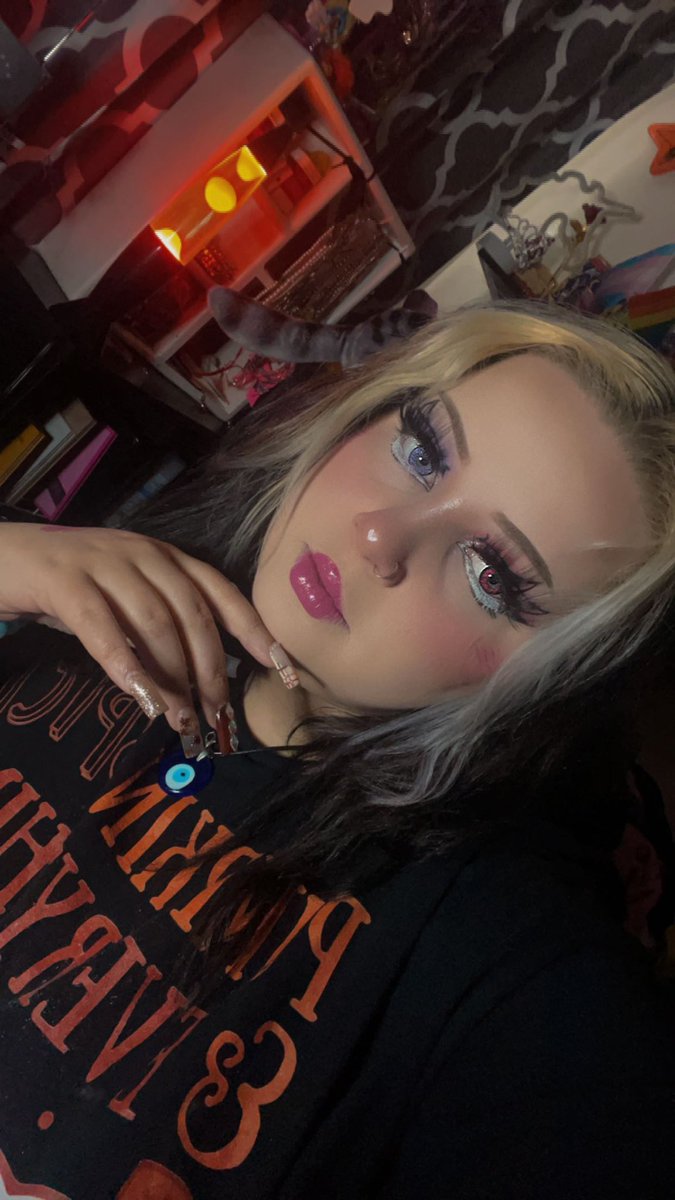 Unlisted4684's tweet photo. my immense self hatred VS my delusional god complex
#corpsehusband #corpse #emo #art #valkyrae #goth #lilpeep #explorepage #sykkuno #egirl #suicideboys #alt #corpsehusbandedit #ghostemane #alternative #liltracy #youtube #corpsehusbandfanart #amongus #daywalker #pokimane #eboy https://t.co/hMJVAqG0ze