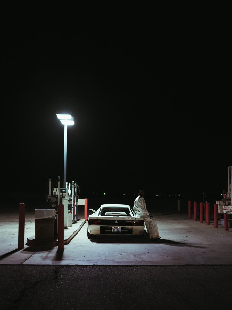 taiverdes's tweet photo. ALL WHITE. MIDNIGHT. https://t.co/Fldp6Y33p8