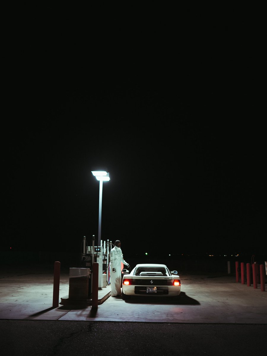 taiverdes's tweet photo. ALL WHITE. MIDNIGHT. https://t.co/Fldp6Y33p8